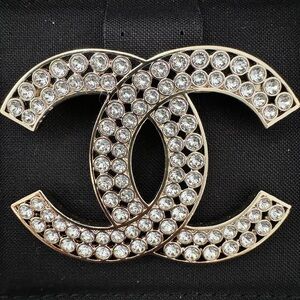CHANEL 23S CLASSIC GOLD TONE LARGE BIG CC LOGO CRYSTALS CRYSTAL BROOCH PIN